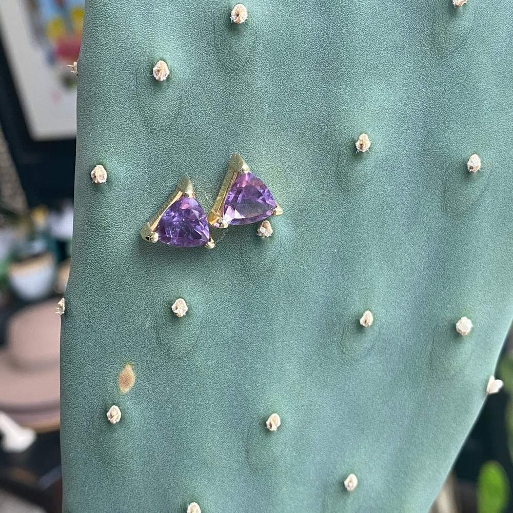 Trillion cut Amethyst studs